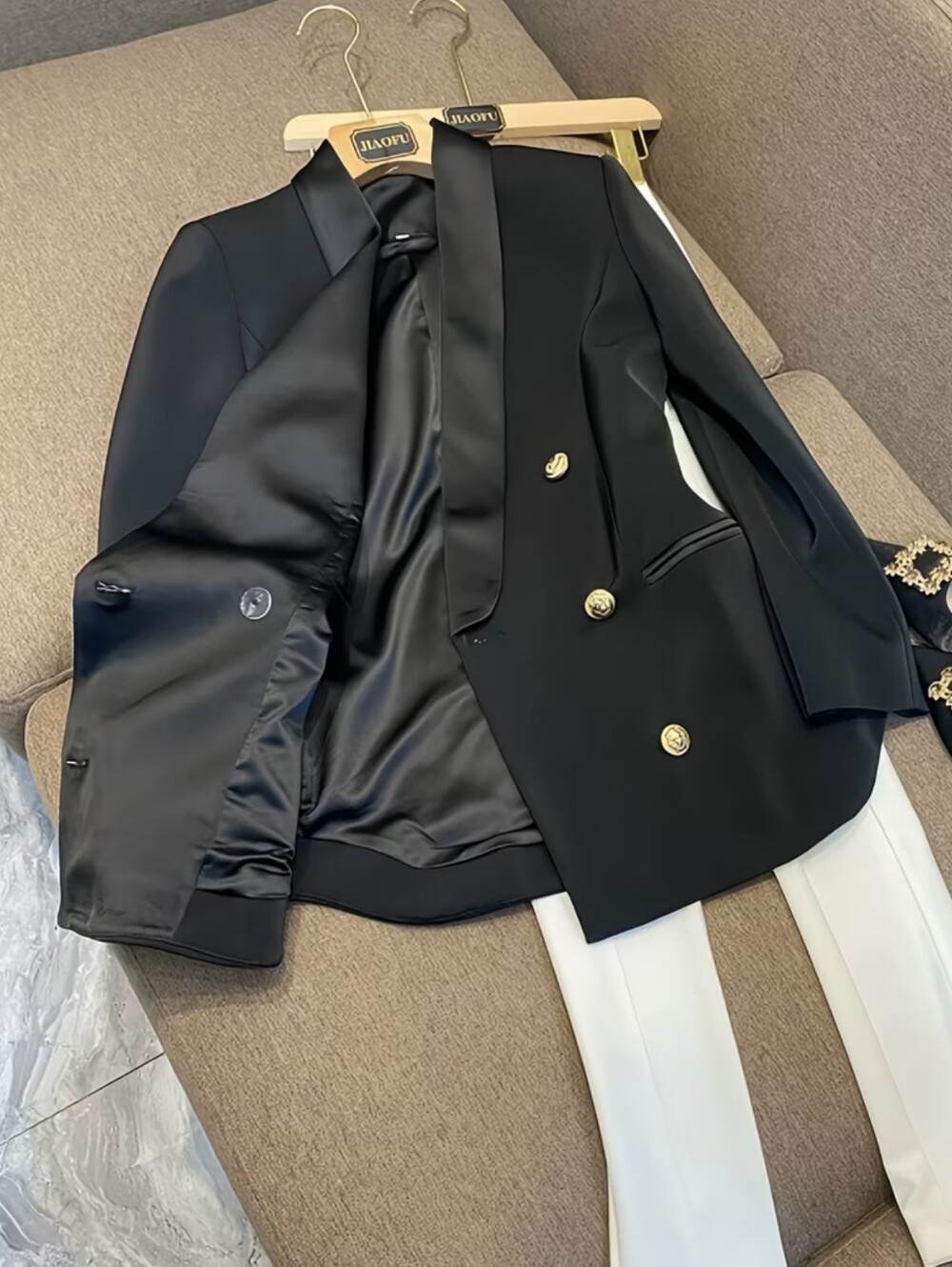 Ladies' Elegant Temperament Suit Jacket - Picture 2 of 5